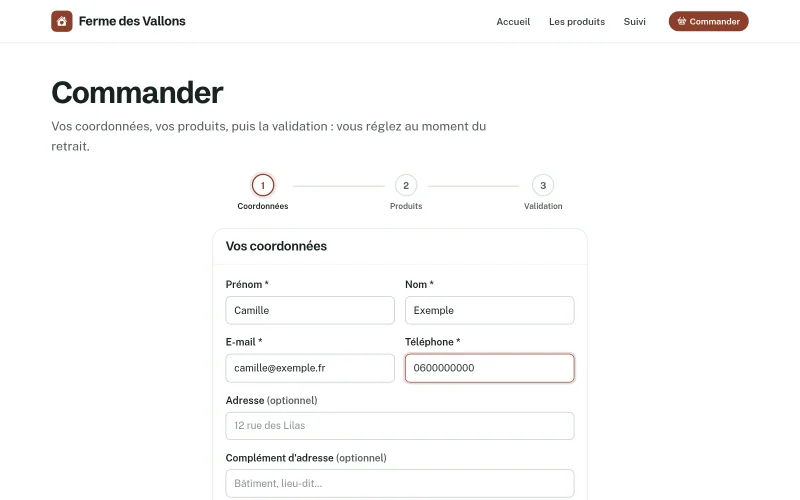 Étape Coordonnées de la commande : prénom, nom, e-mail, téléphone et adresse